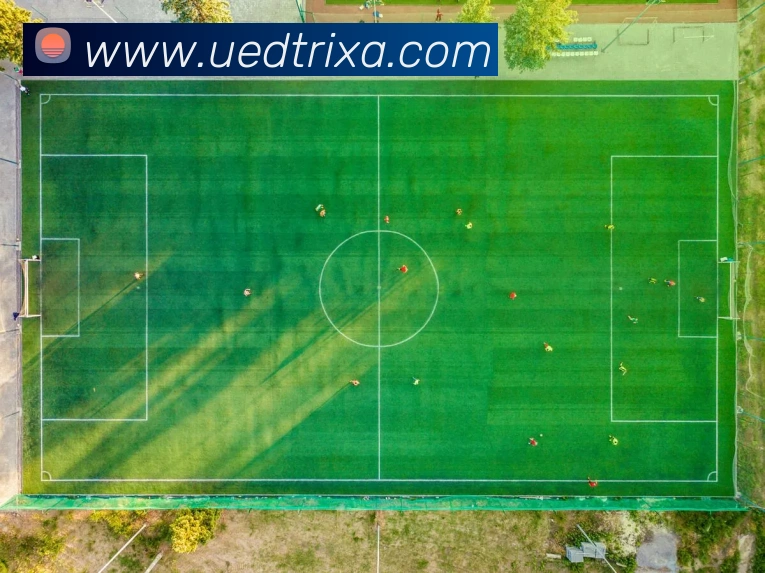 海港险遭重创相马勇纪头球击中立柱错失良机